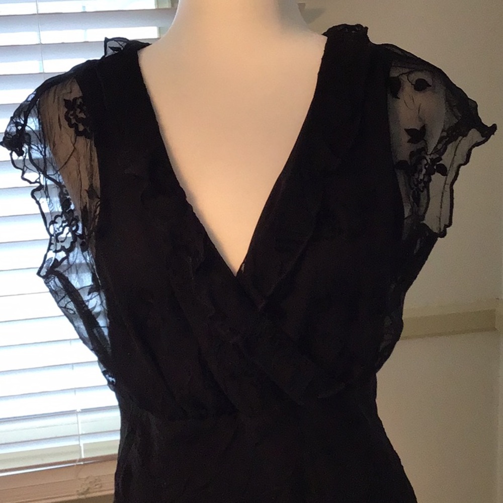 BLACK LACE OVERLAY DRESS